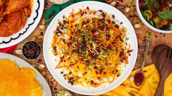 طرز تهیه شیرین پلو با مرغ ریش ریش؛ دستور مرحله به مرحله