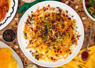 طرز تهیه شیرین پلو با مرغ ریش ریش؛ دستور مرحله به مرحله